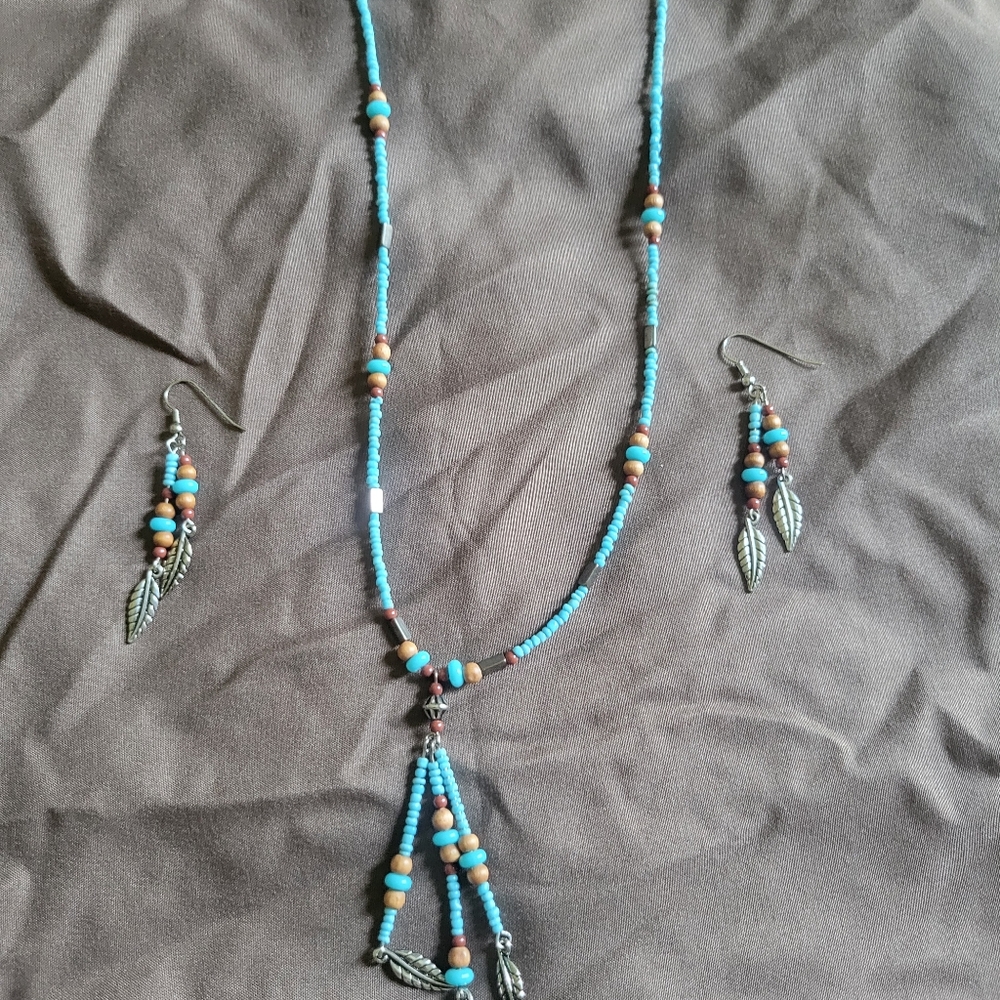 Very nice jewelry set